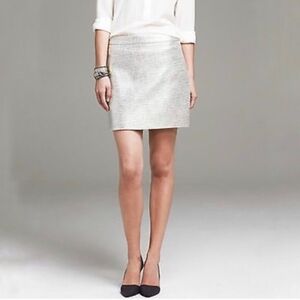 Banana Republic ~White Gold Pebble Texture Coated Shiny Mini Skirt